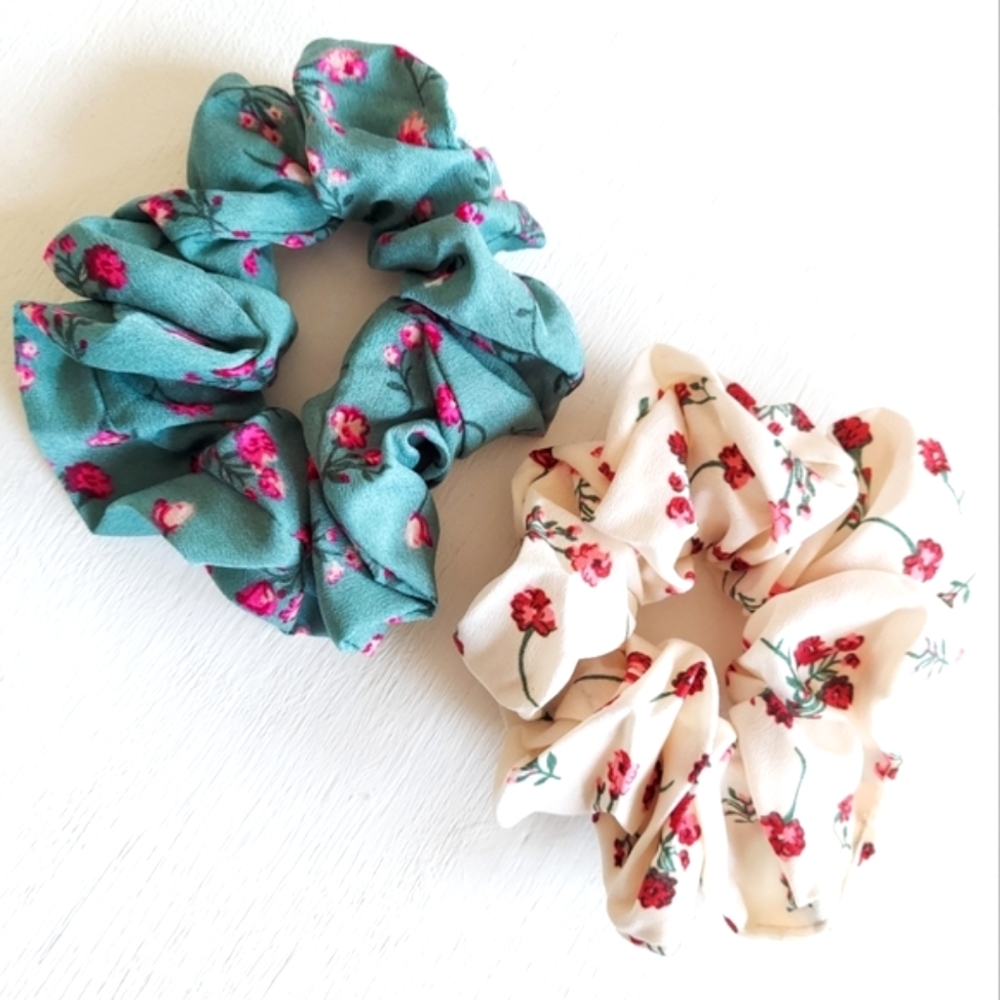 2-Pack Floral Scrunchies